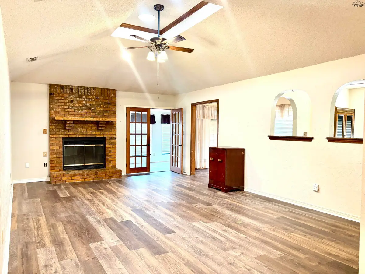 2703 SHEPHERDS GLEN, Wichita Falls, TX 76308 - #1