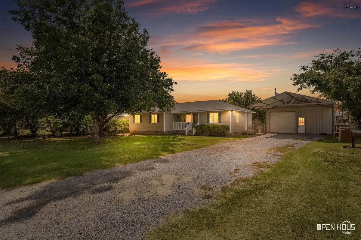 105 W COTTONWOOD STREET, Holliday, TX 76366 - #1