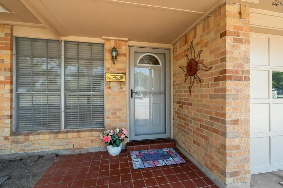 4652 SUMMIT DRIVE, Wichita Falls, TX 76310 - #2