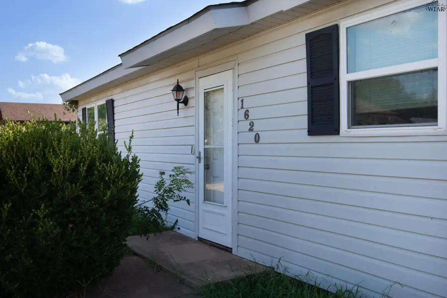 1620 GRANDVIEW WEST, Wichita Falls, TX 76306 - #2