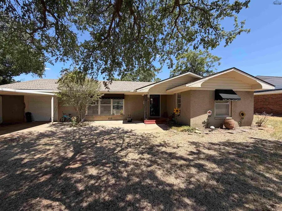 906 S ASH STREET, Archer City, TX 76351 - #2