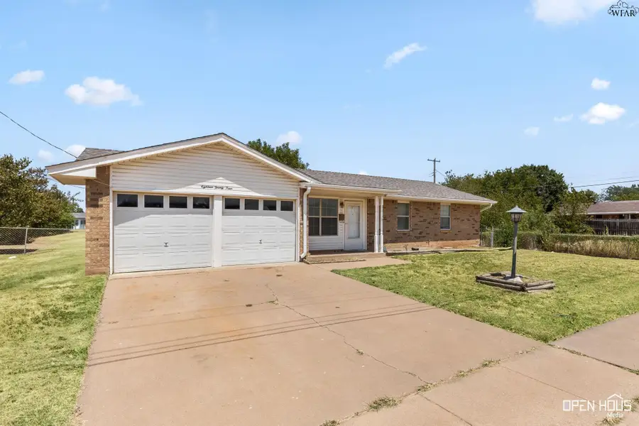 1824 PEARLIE DRIVE, Wichita Falls, TX 76306 - #2
