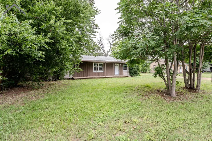 924 FALLS DRIVE, Wichita Falls, TX 76306 - #2