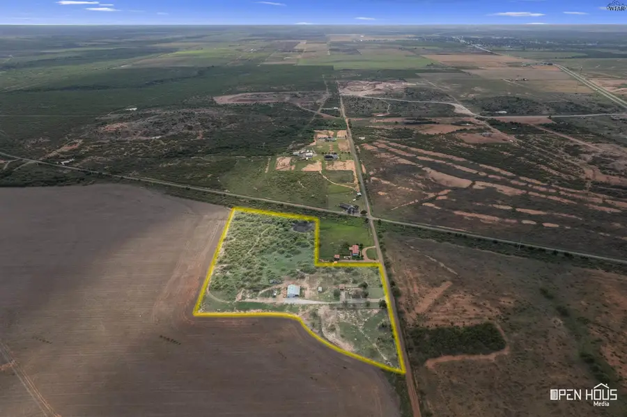 1593 IRVIN RD, Quanah, TX 79252 - #3