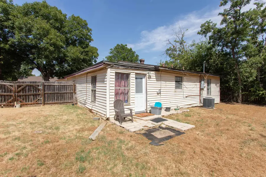 2925 FEATHERSTON AVENUE, Wichita Falls, TX 76308-000 - #2