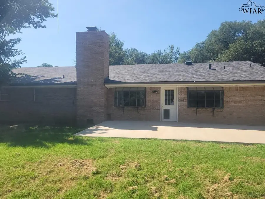 1417 OAK HILLS, Graham, TX 76450 - #3