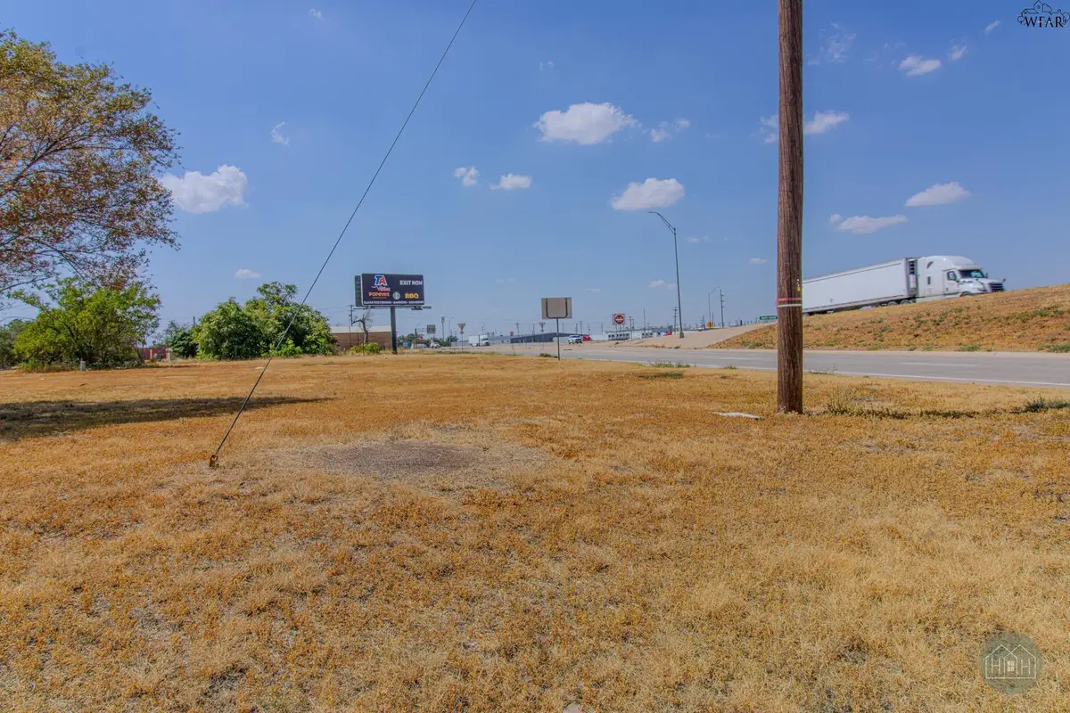 1010 DEAF SMITH STREET, Vernon, TX 76384 - #1