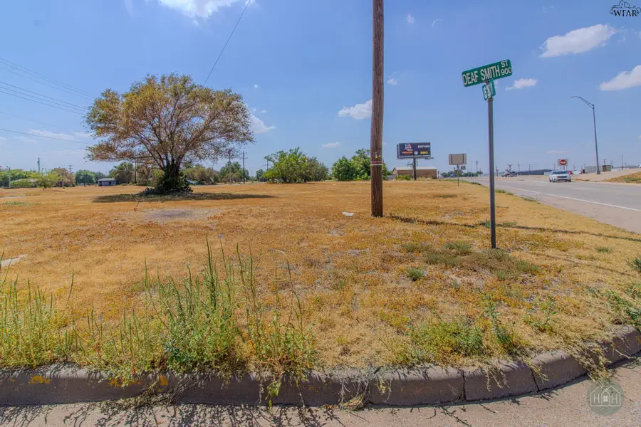 1010 DEAF SMITH STREET, Vernon, TX 76384 - #3