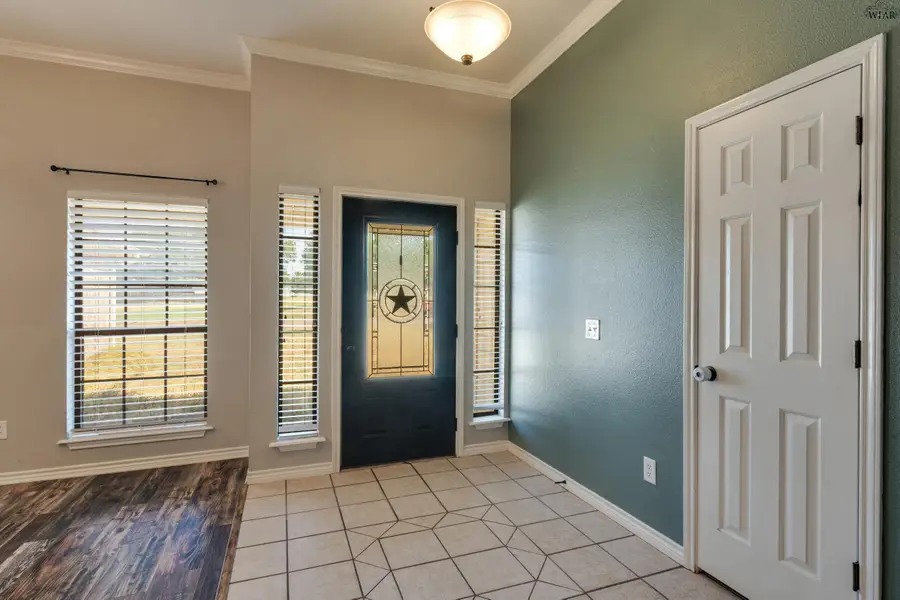 615 W CLARA AVENUE, Iowa Park, TX 76367 - #3