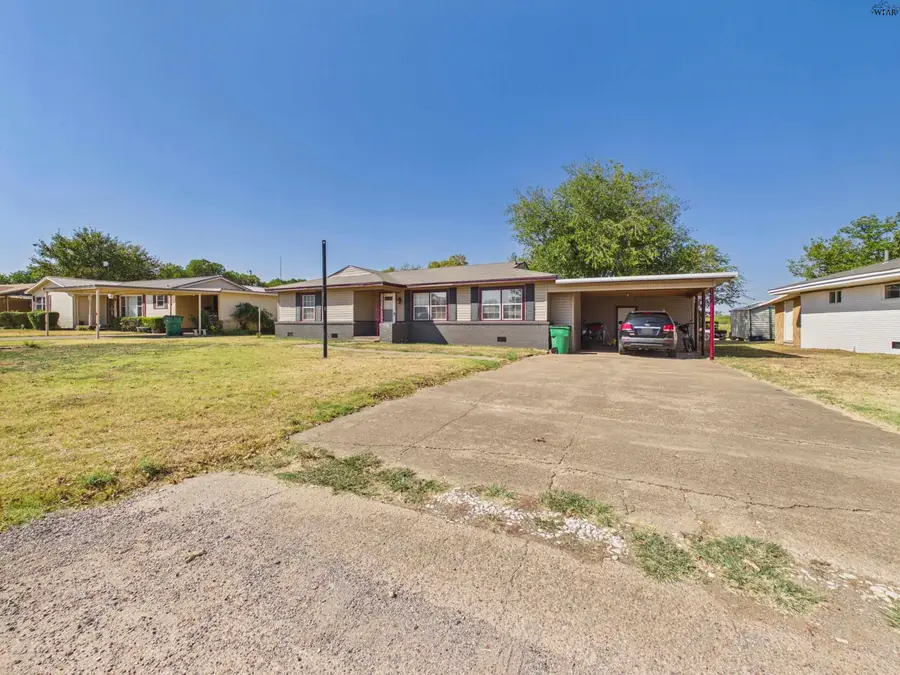 711 WEST AVENUE, Electra, TX 76360 - #3