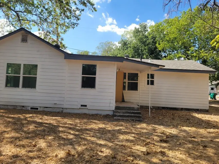 309 MILLER STREET, Bowie, TX 76230 - #2
