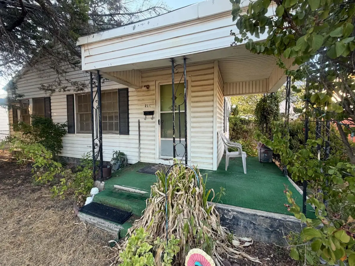 214 E GILBERT STREET, Henrietta, TX 76365 - #1