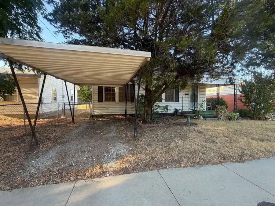 214 E GILBERT STREET, Henrietta, TX 76365 - #3