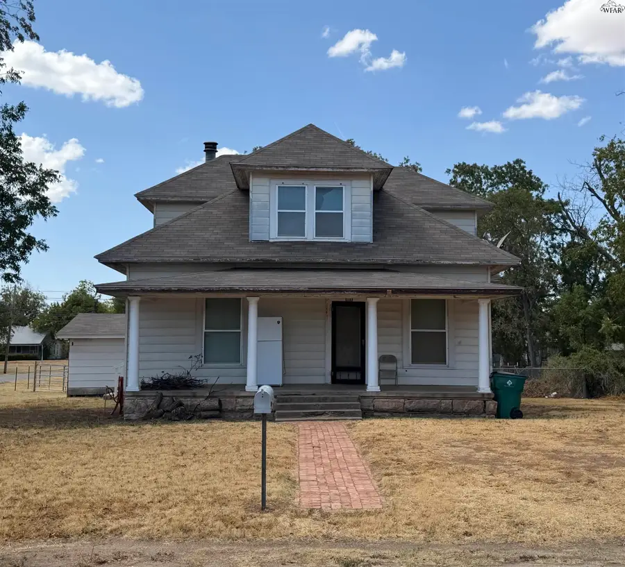 401 N STRATTON STREET, Seymour, TX 76380 - #2