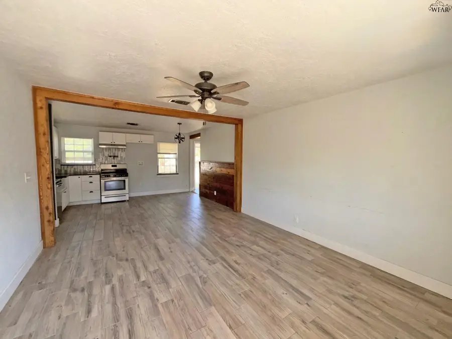 6 VALENCIA COURT, Wichita Falls, TX 76306 - #3