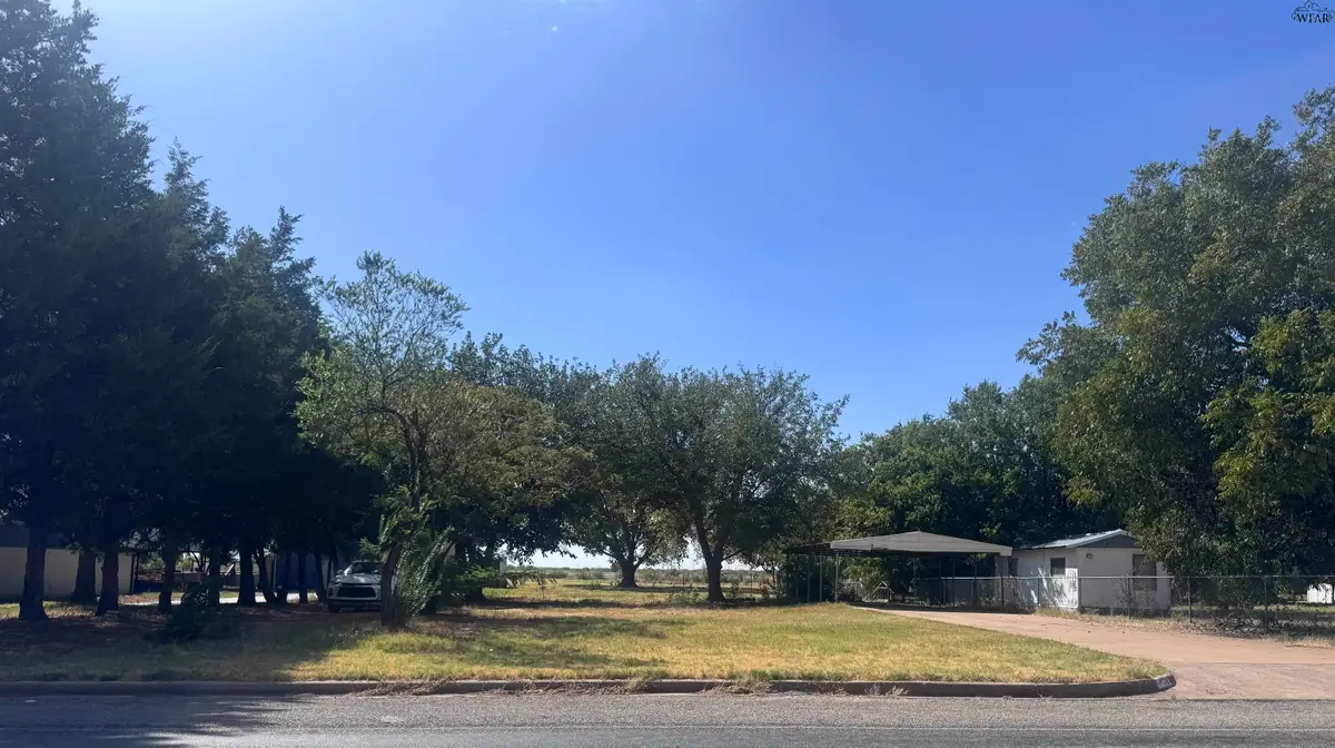 711 S FM 369, Burkburnett, TX 76354 - #1