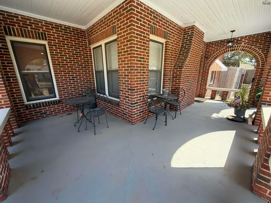 310 N DONALD STREET, Seymour, TX 76380 - #2