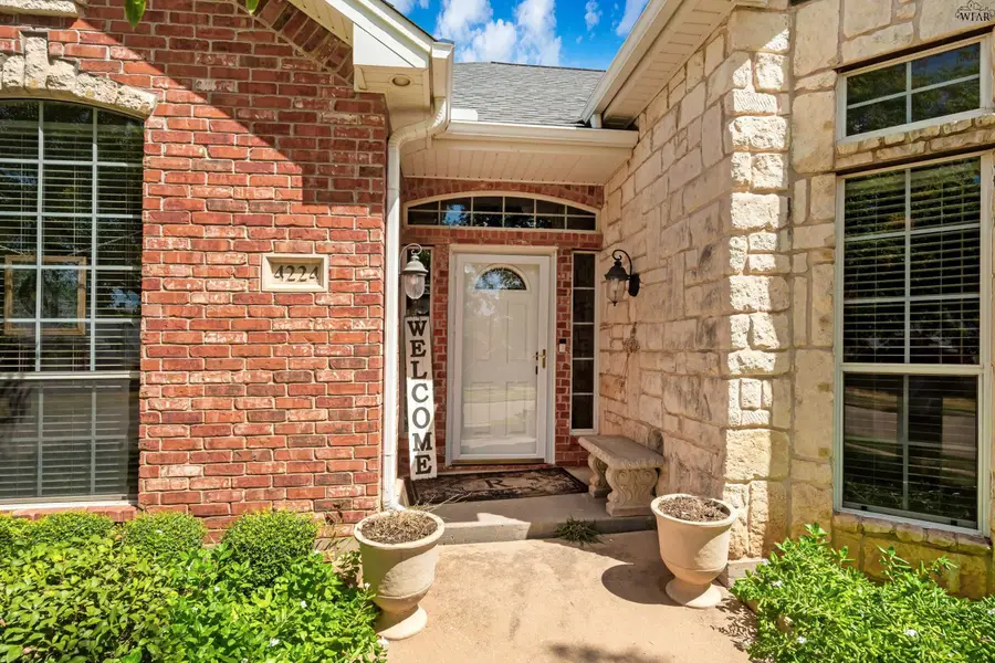 4224 CANYON TRAILS DRIVE, Wichita Falls, TX 76309 - #3