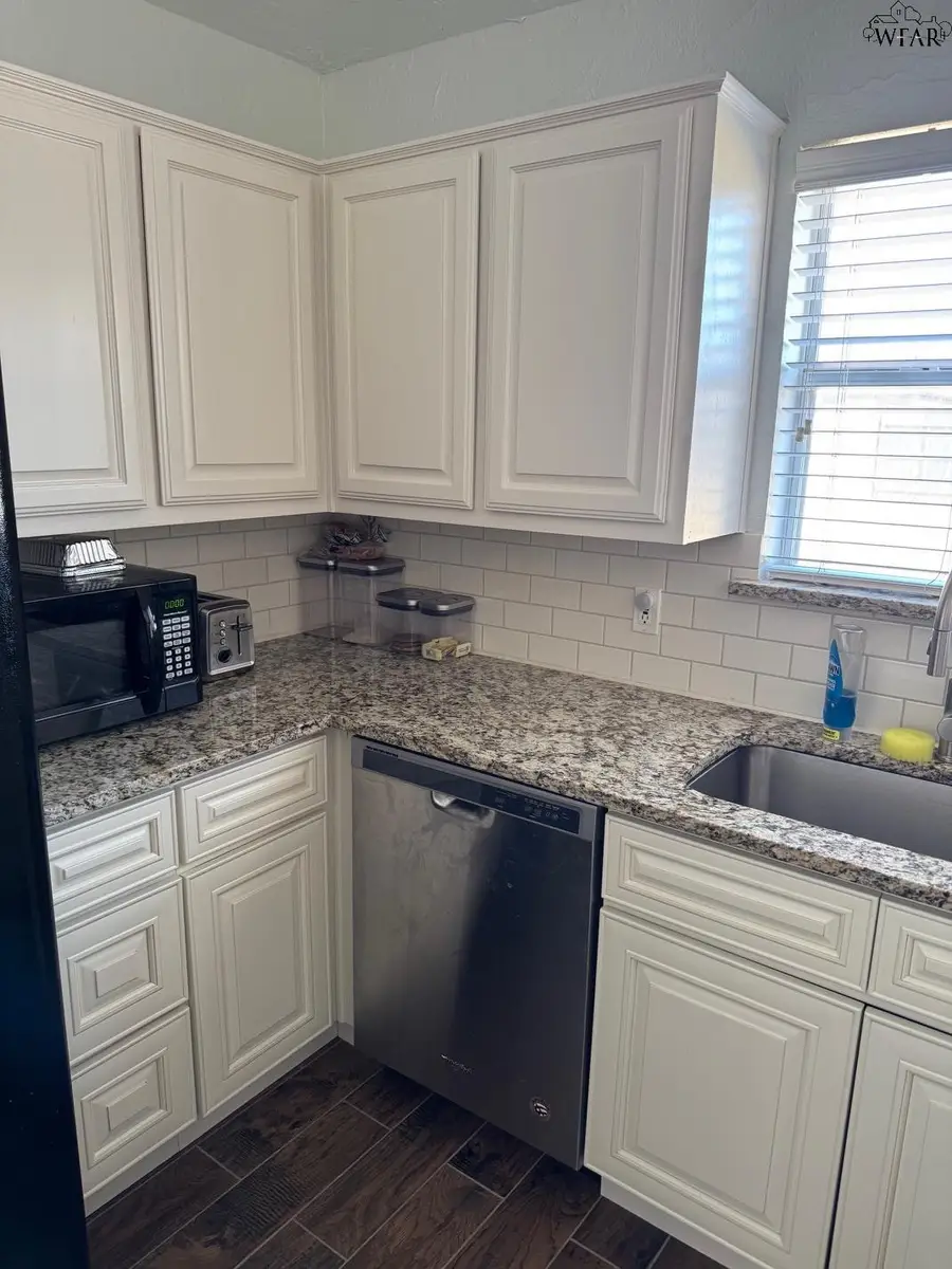 6022 VAN DORN DRIVE, Wichita Falls, TX 76310-6022 - #3