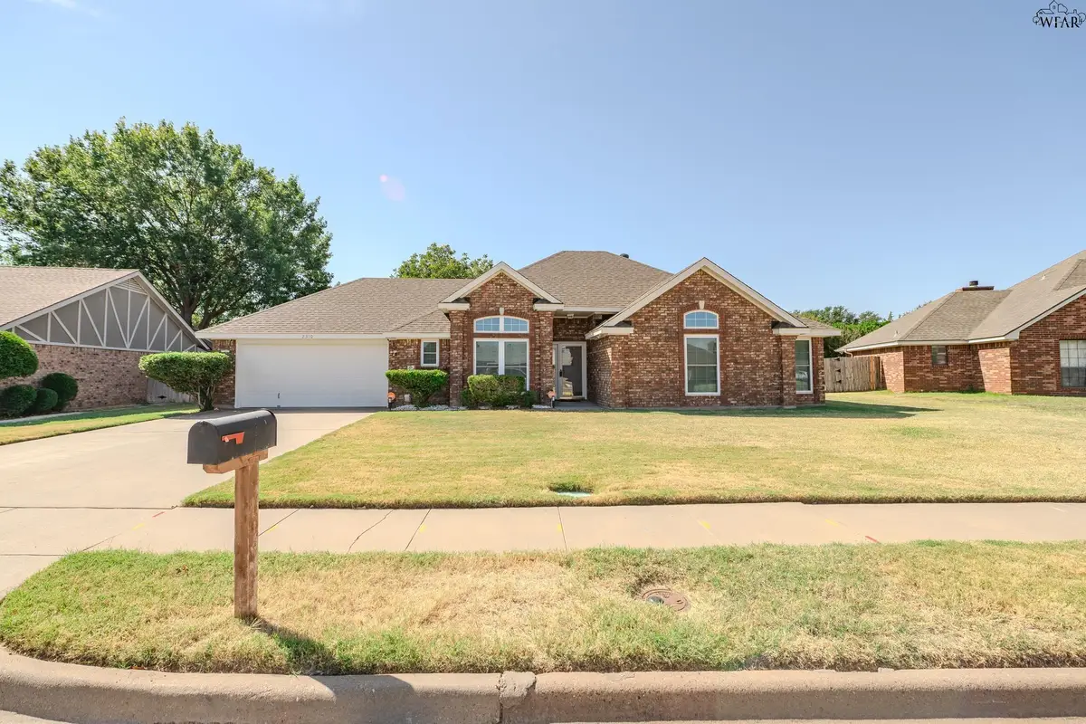 2310 HUNTERS GLEN, Wichita Falls, TX 76306 - #1