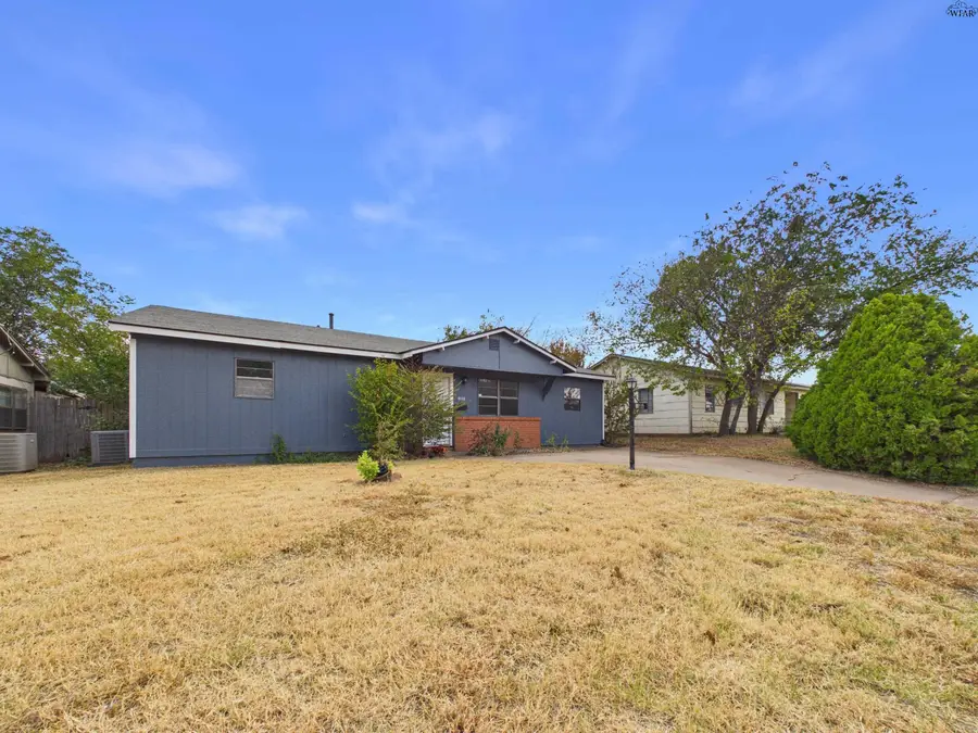 121 DUNDEE DRIVE, Wichita Falls, TX 76302 - #3