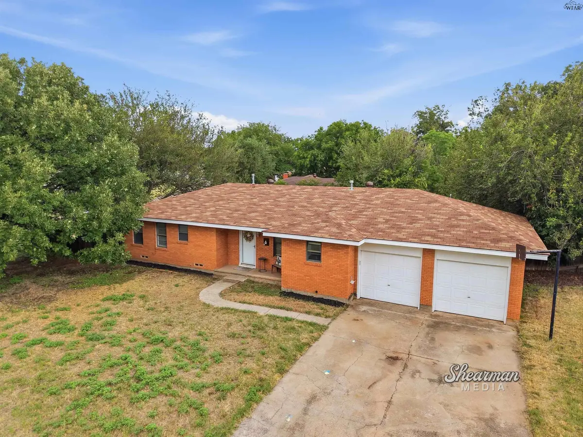309 S HOLLY DRIVE, Burkburnett, TX 76354 - #1