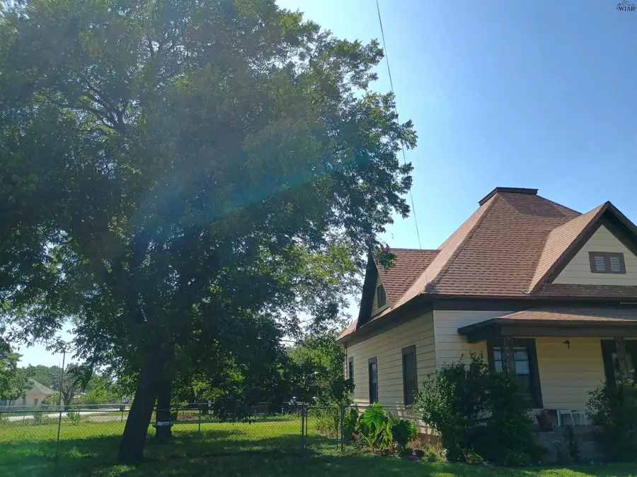 903 PLAINVIEW ROAD, Seymour, TX 76380 - #2
