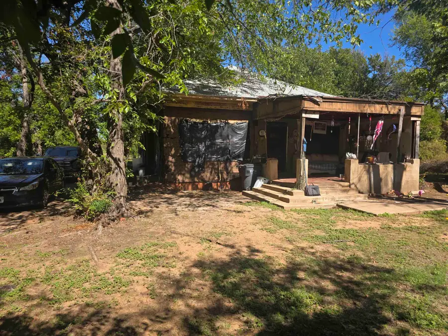 1001 E FORT WORTH STREET, Wichita Falls, TX 76301 - #2