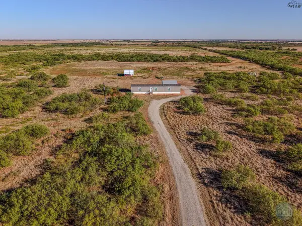 2322 OLD LAKE ROAD, Electra, TX 76360