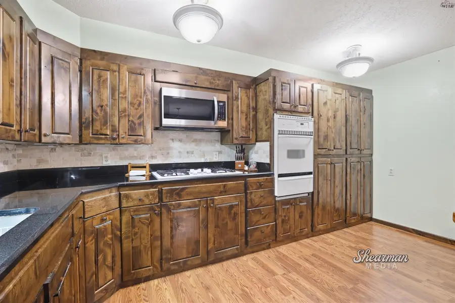 620 OAK STREET, Burkburnett, TX 76354 - #2