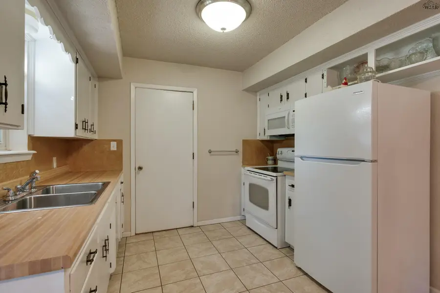 902 FOLEY AVENUE, Iowa Park, TX 76367 - #3