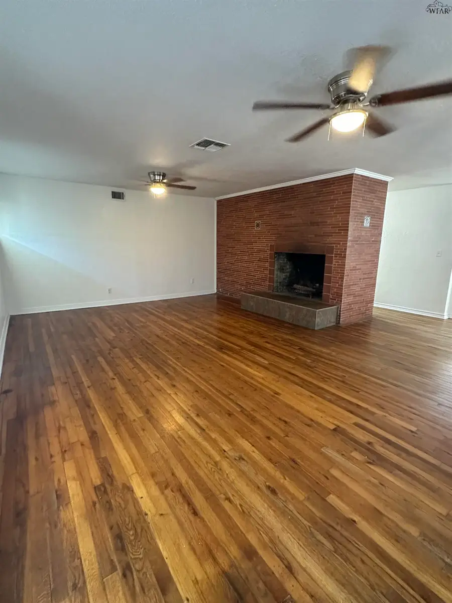 3811 SEYMOUR ROAD, Wichita Falls, TX 76309 - #3