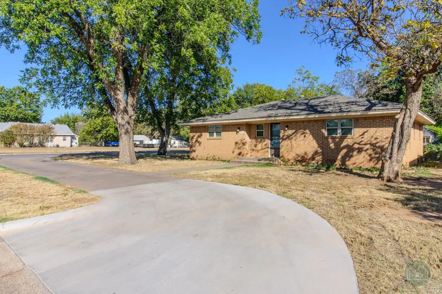 826 MARSHALL STREET, Vernon, TX 76384 - #2