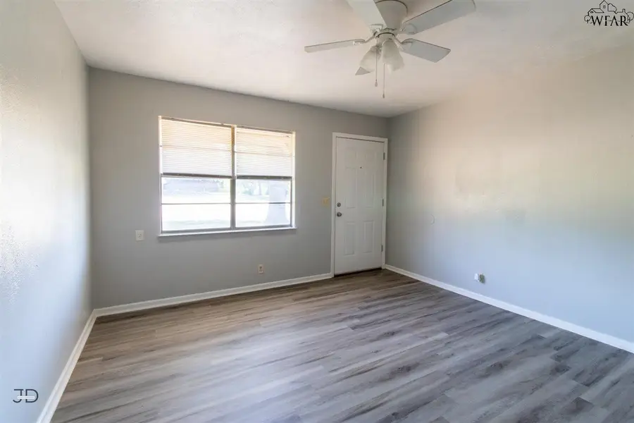 4 VALENCIA COURT, Wichita Falls, TX 76306 - #2