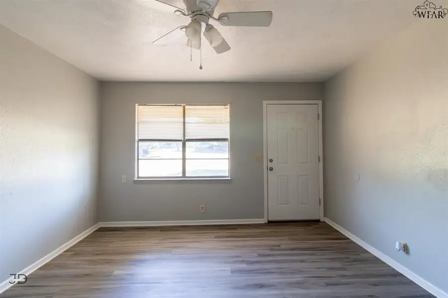 4 VALENCIA COURT, Wichita Falls, TX 76306 - #3