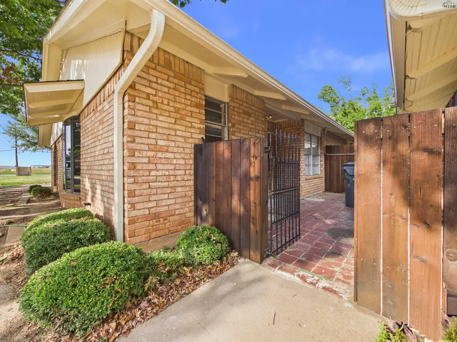 4501 SPANISH TRACE, Wichita Falls, TX 76310 - #2