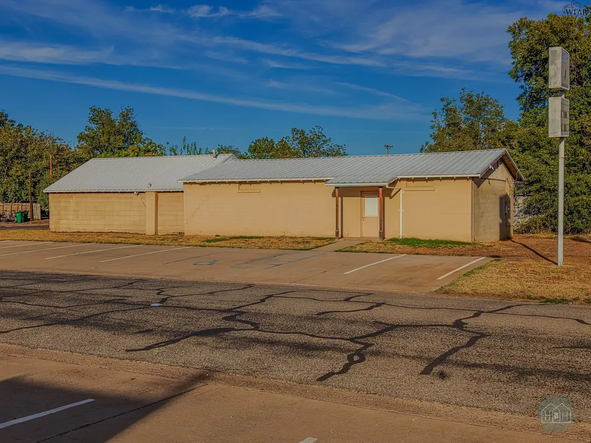 1127 PEASE STREET, Vernon, TX 76384 - #1