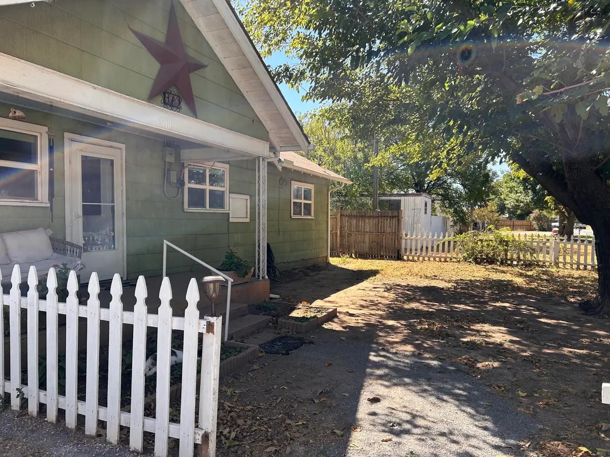 910 PLAINVIEW ROAD, Seymour, TX 76380 - #1