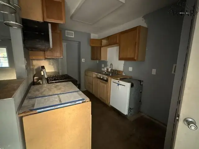 1608 GUNNISON DRIVE, Wichita Falls, TX 76306-4874 - #3