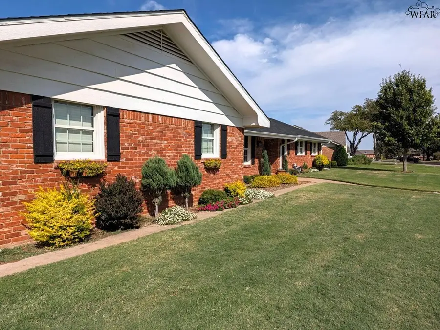 1622 WILLOWICK DRIVE, Wichita Falls, TX 76309 - #3