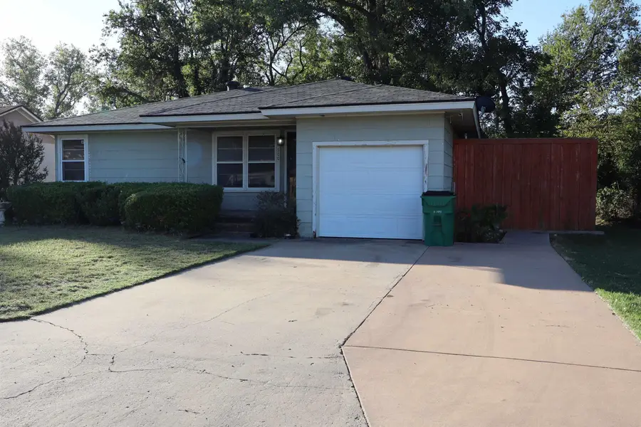 500 MEADOW DRIVE, Burkburnett, TX 76354 - #2
