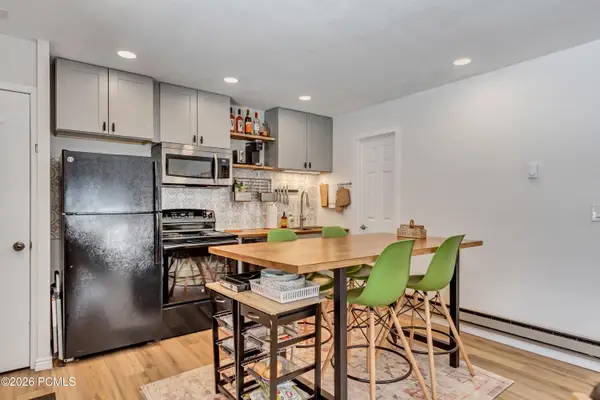 2025 Canyons Resort Drive #Apt B4, Park City, UT 84098