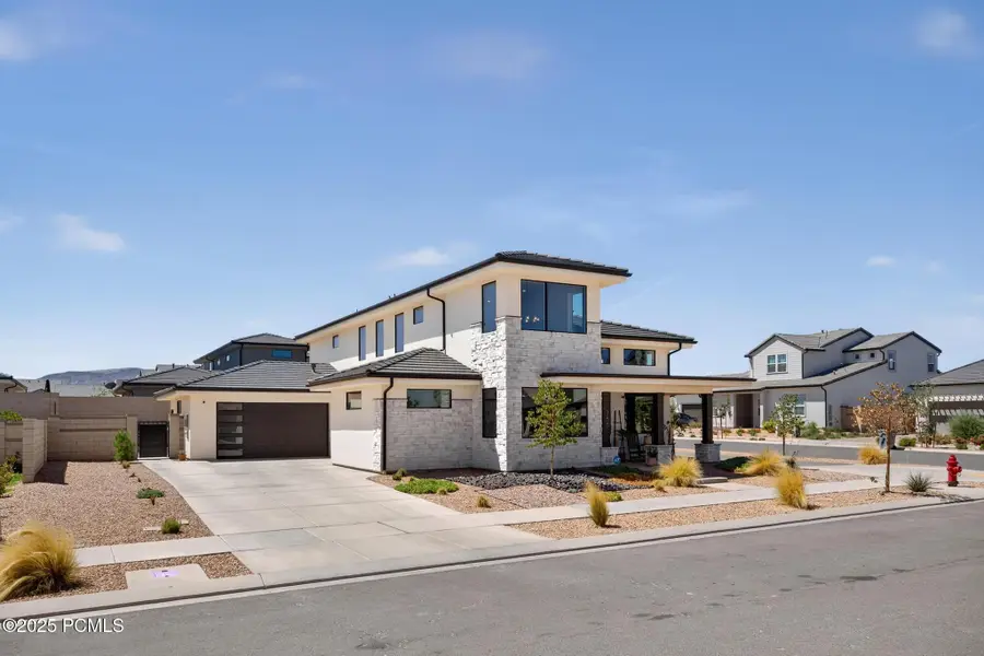 755 W Juniper Hill Drive, Saint George, UT 84790 - #2