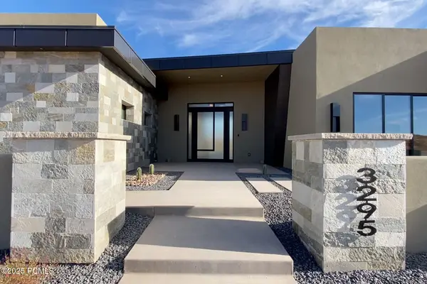 3295 S Cottontail Way, Hurricane, UT 84737