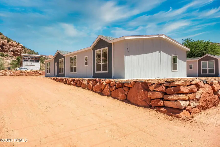 464 E Jessop Avenue, Hildale, UT 84784 - #2