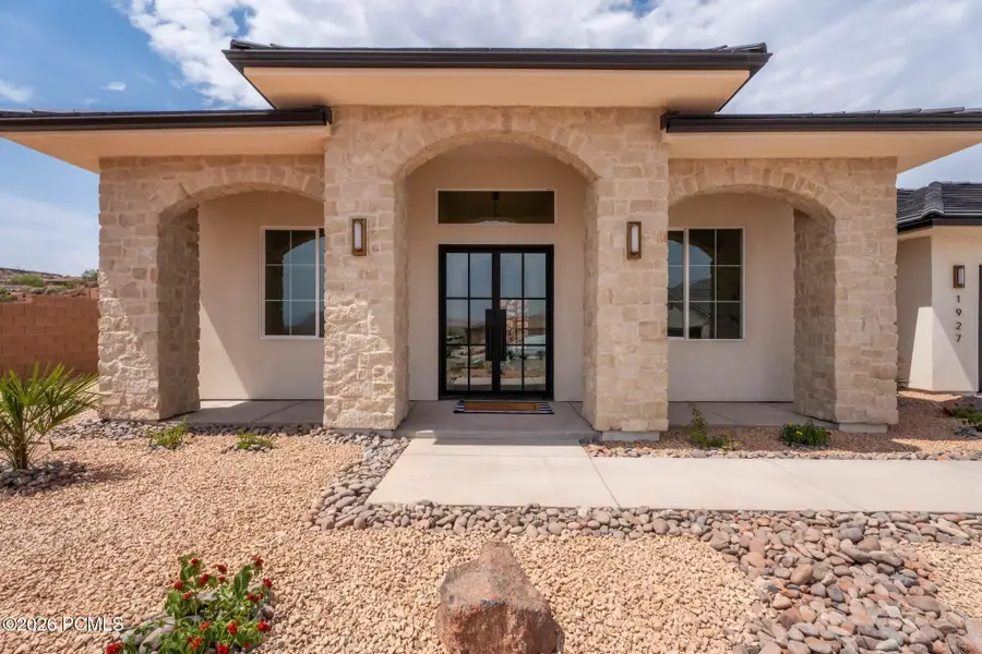 1927 N Rimview Drive, Washington, UT 84780 - #3