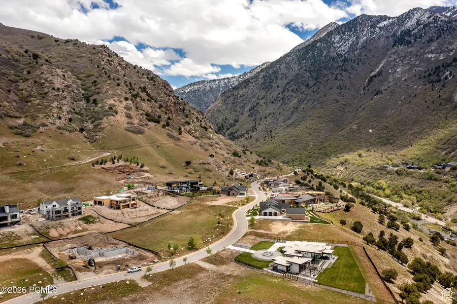 7047 S City View Drive, Cottonwood Heights, UT 84121 - #3