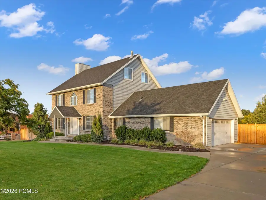 9707 S Dunsinane Dr, South Jordan, UT 84009 - #3