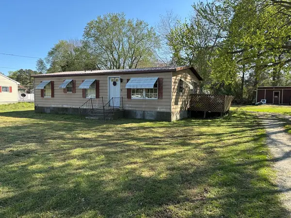 26020 Circle Dr, BLOXOM, VA 23308