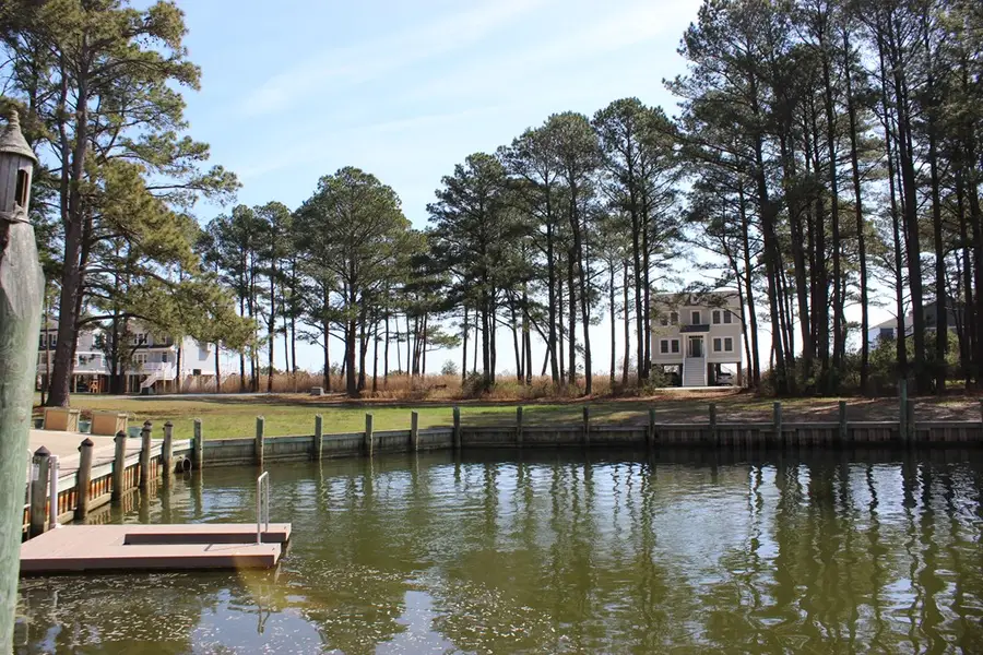 800 Castaway Dr, Greenbackville, VA 23356 - #3